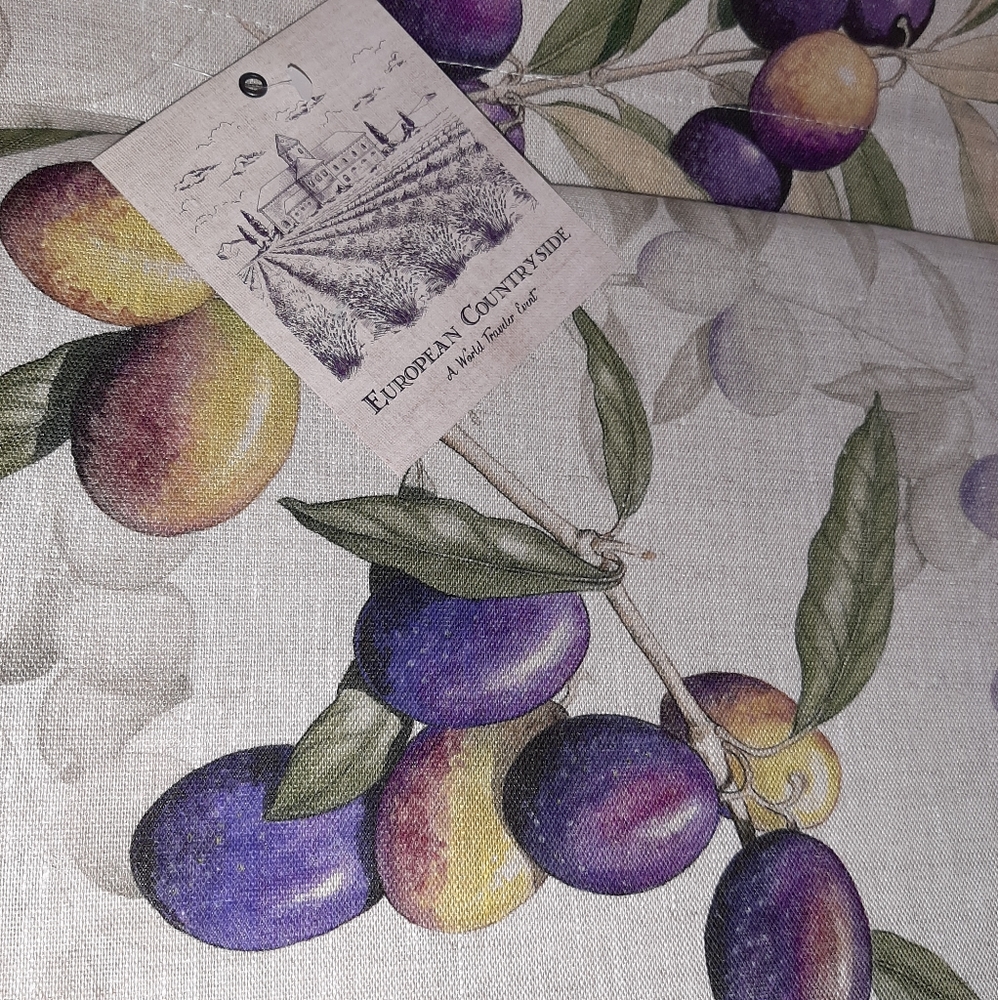 Tessitura Toscana Telerie Firenze 67" x 106" Italian Linen Tablecloth - Picture 7 of 16